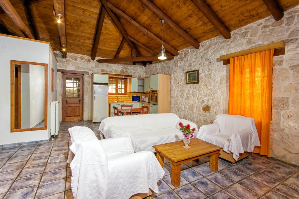 Liuba Houses Vasilikí 部屋 写真